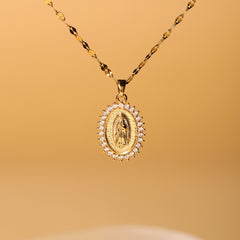 Oval Inlay Pendant Necklace 15"-17" 18k Gold-Plated
