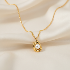 Half Shell Pearl Necklace 16" Gold