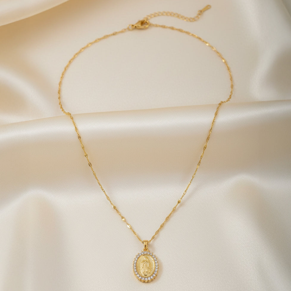 Oval Inlay 18k Gold-Plated Pendant Necklace 18"